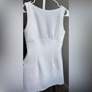 Elegant White Sleeveless Dress